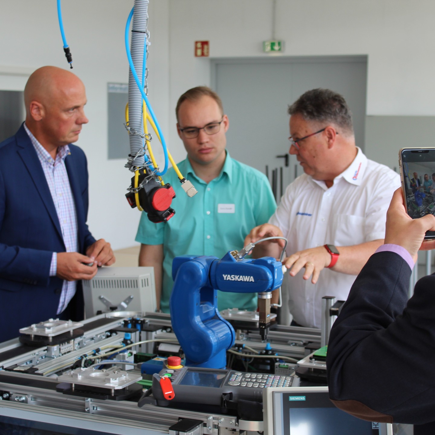 Foto beim Elektroausbildungszentrum in Mühlacker
