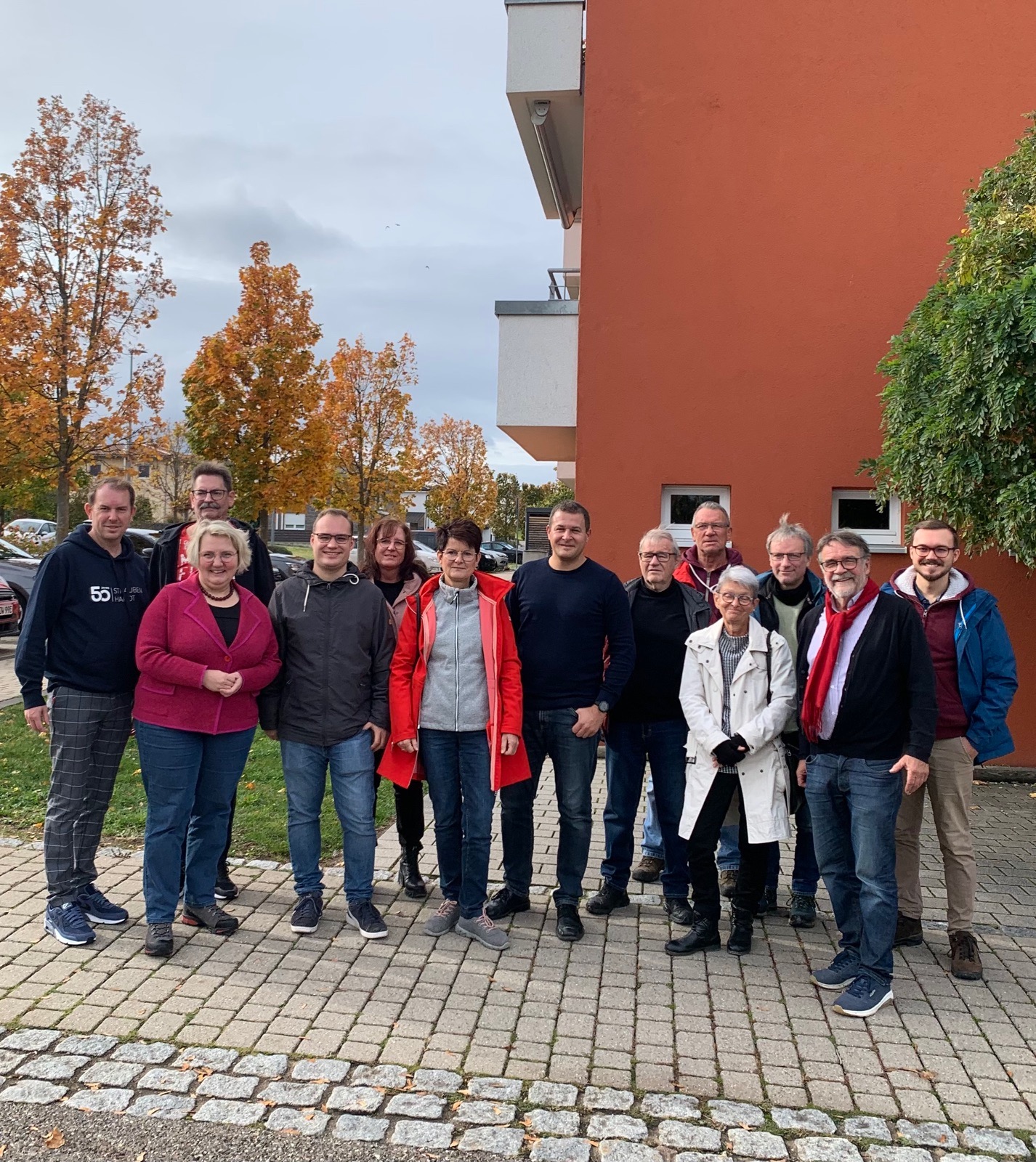 Gruppenfoto von der Zusammenkunft nach der Besichtigung des Windparks